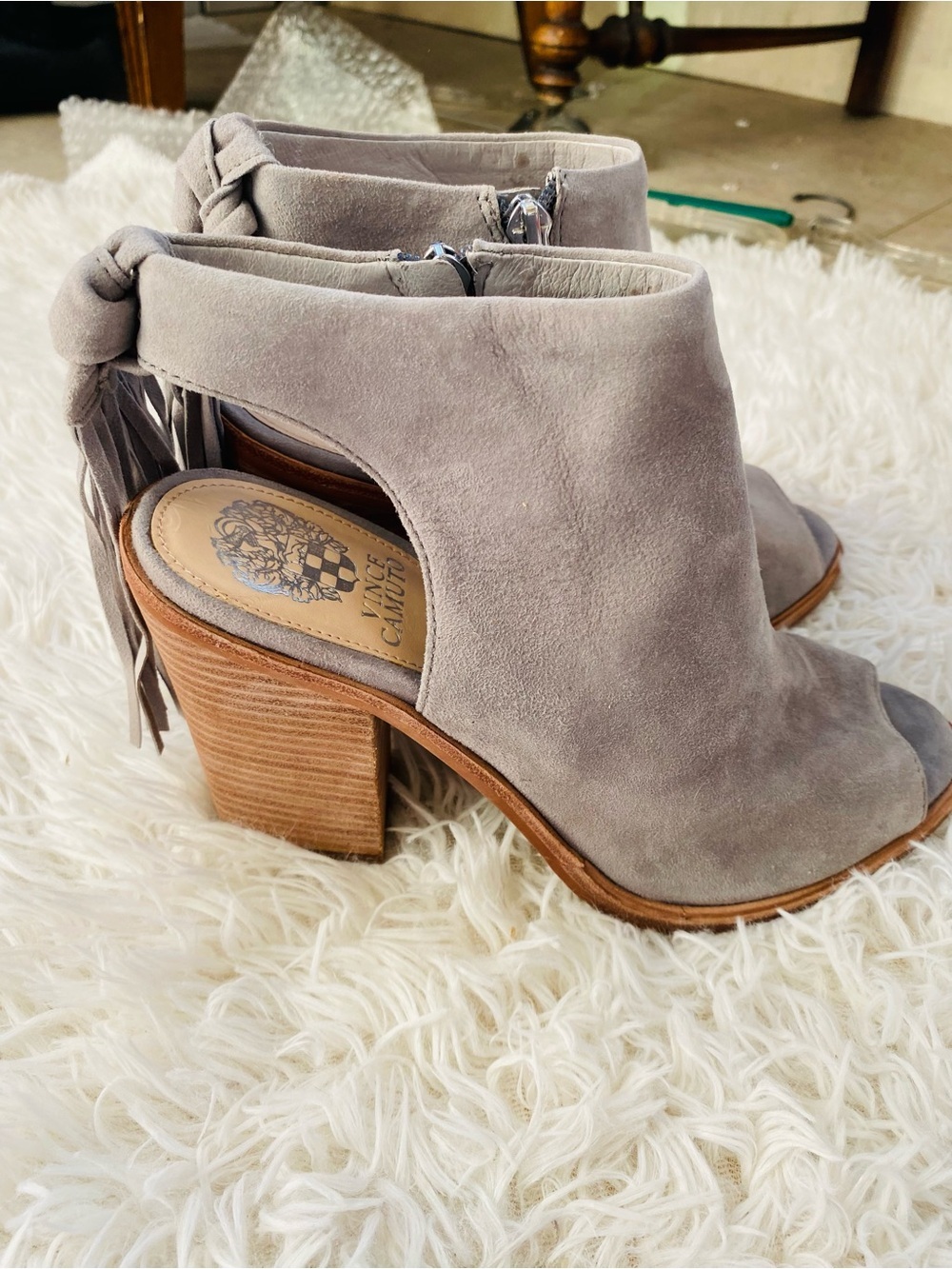 Vince Camuto KYLEENA Fringe Peep Toe Booties Taupe Gray Suede size 8.5